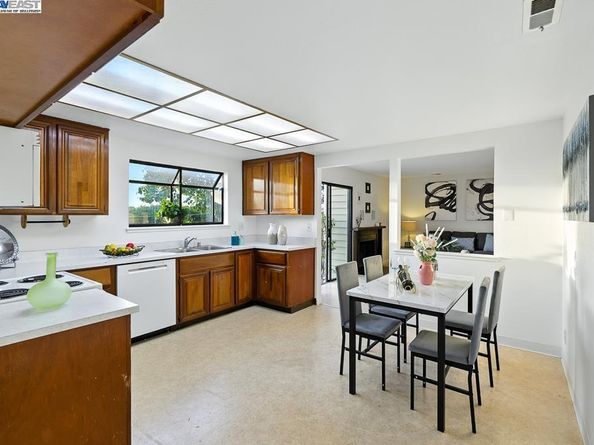 109 Oak Ct, Hercules CA 94547