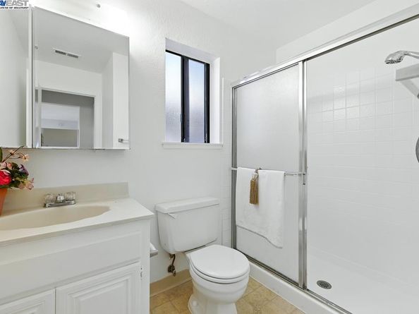 109 Oak Ct, Hercules CA 94547