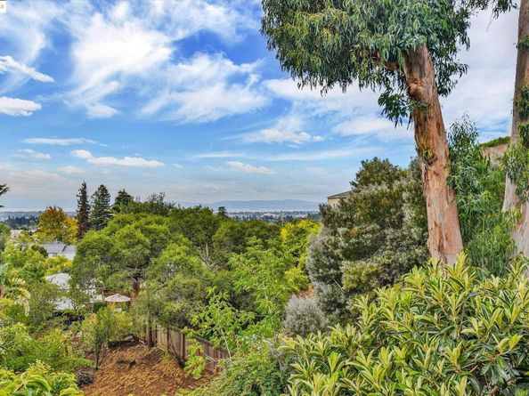 3611 Virden Ave, Oakland CA 94619