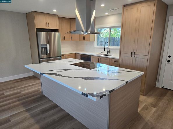 3102 Pine St, Martinez CA 94553