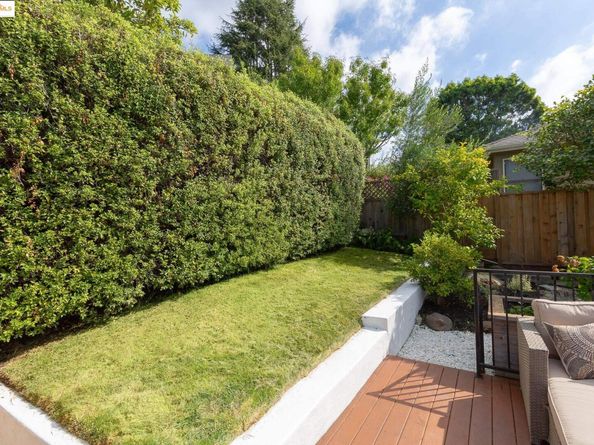 542 Midcrest Rd, Oakland CA 94610