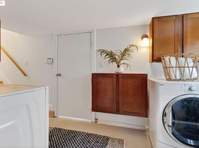 542 Midcrest Rd, Oakland CA 94610