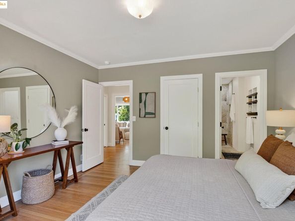 542 Midcrest Rd, Oakland CA 94610