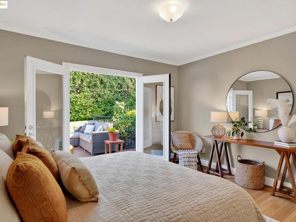 542 Midcrest Rd, Oakland CA 94610