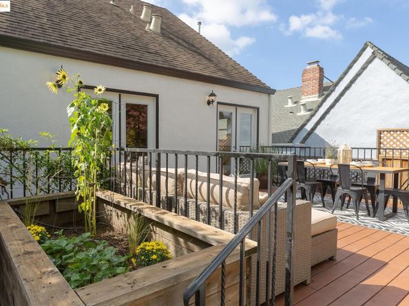 542 Midcrest Rd, Oakland CA 94610