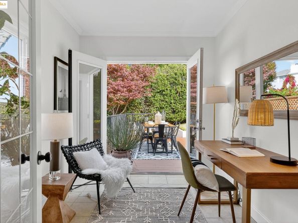 542 Midcrest Rd, Oakland CA 94610