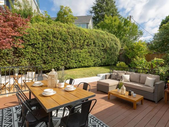 542 Midcrest Rd, Oakland CA 94610