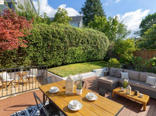 542 Midcrest Rd, Oakland CA 94610