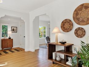 542 Midcrest Rd, Oakland CA 94610