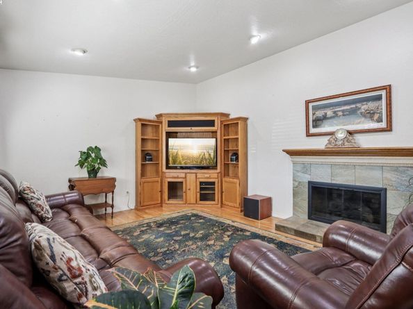 1484 Heidelberg, Livermore CA 94550