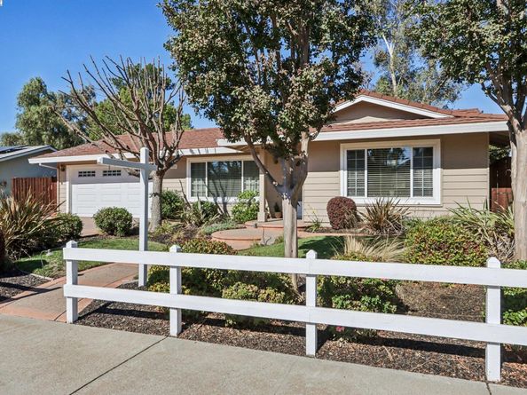 1484 Heidelberg, Livermore CA 94550