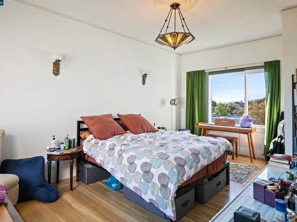 4215 Terrace St, Oakland CA 94611