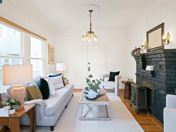 4215 Terrace St, Oakland CA 94611