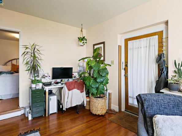 4215 Terrace St, Oakland CA 94611