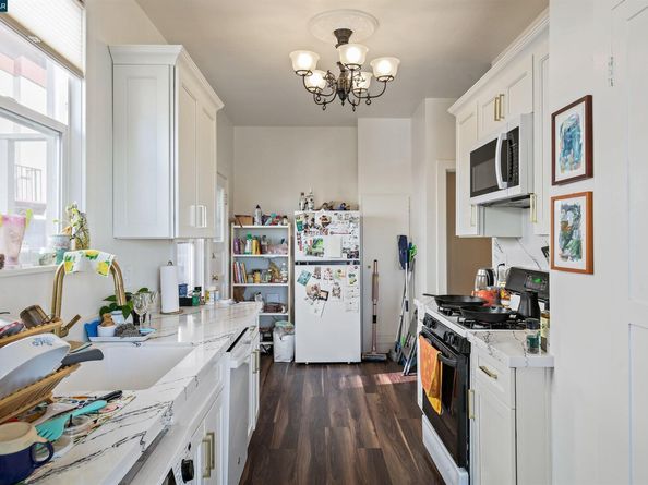 4215 Terrace St, Oakland CA 94611
