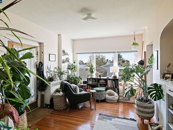 4215 Terrace St, Oakland CA 94611