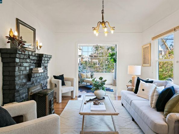 4215 Terrace St, Oakland CA 94611