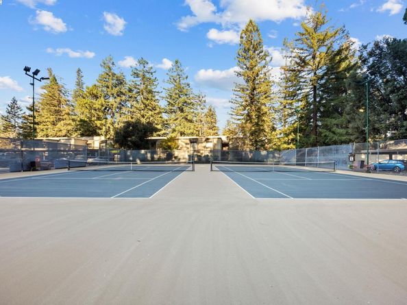 505 Cypress Point Drive 137, Mountain View CA 94043