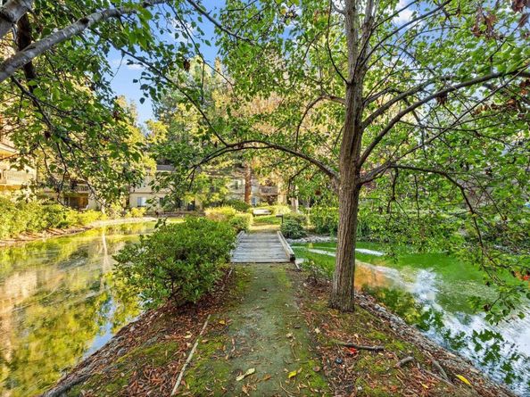 505 Cypress Point Drive 137, Mountain View CA 94043