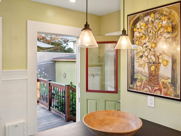 1542 Broadway, Alameda CA 94501