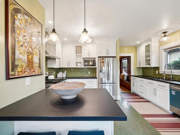 1542 Broadway, Alameda CA 94501