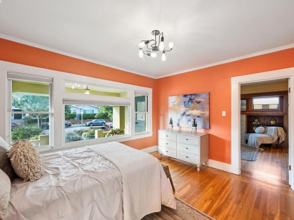 1542 Broadway, Alameda CA 94501