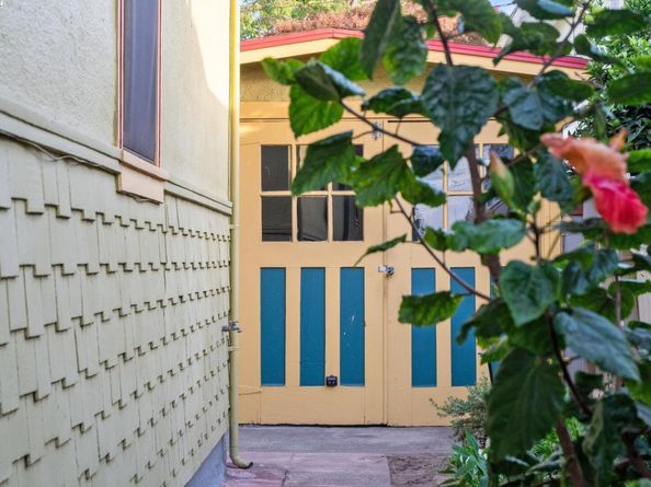 1542 Broadway, Alameda CA 94501