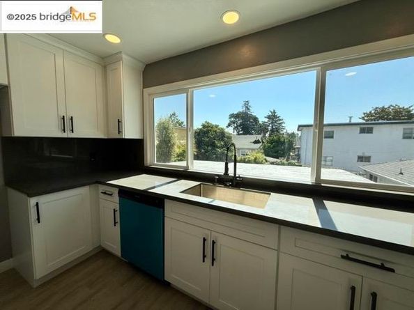 2706 Short St, Oakland CA 94619