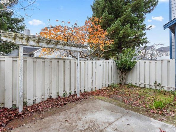 303 Delmonte Way, Pinole CA 94564