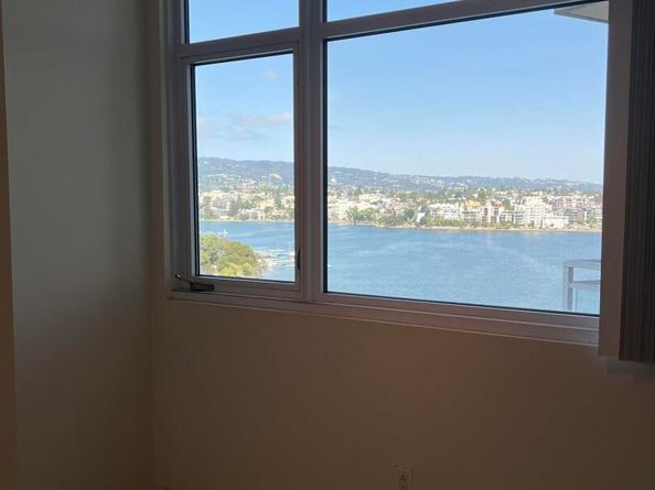 1 Lakeside Dr 821, Oakland CA 94612
