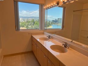 1 Lakeside Dr 821, Oakland CA 94612