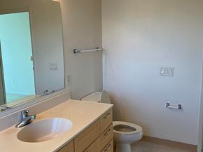 1 Lakeside Dr 821, Oakland CA 94612