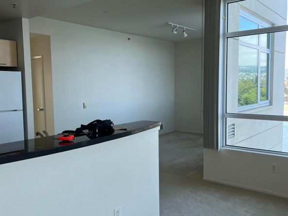 1 Lakeside Dr 821, Oakland CA 94612