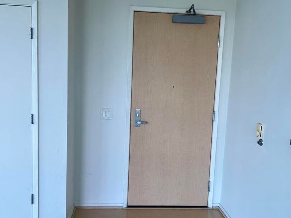 1 Lakeside Dr 821, Oakland CA 94612