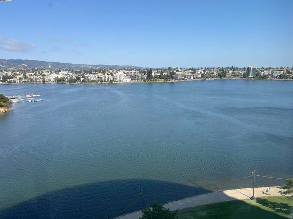1 Lakeside Dr 821, Oakland CA 94612