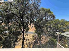 405 Thistle Cir, Martinez CA 94553