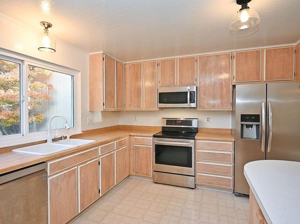 405 Thistle Cir, Martinez CA 94553