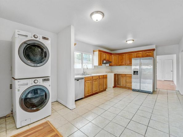 1502 56Th Ave, Oakland CA 94621