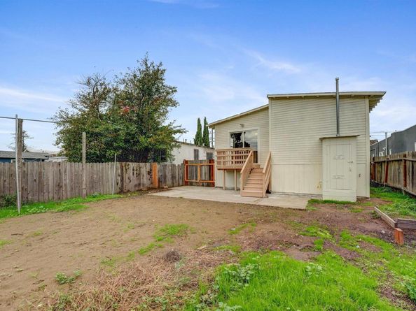 1502 56Th Ave, Oakland CA 94621