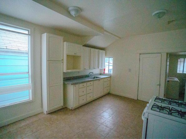 866 Isabella St, Oakland CA 94607