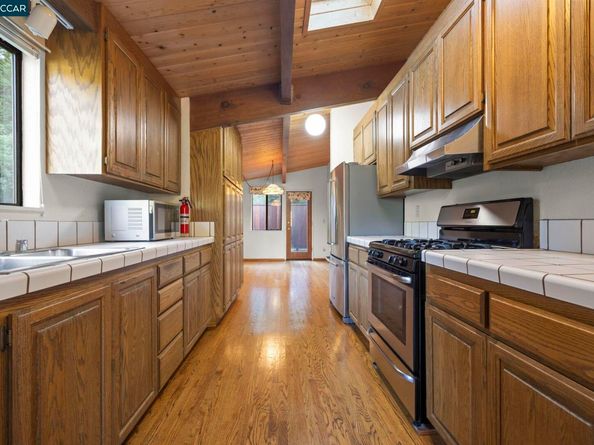 1383 Alvarado Rd, Berkeley CA 94705