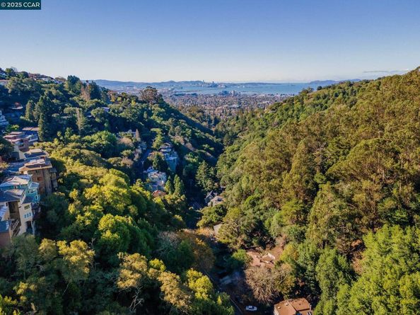 1383 Alvarado Rd, Berkeley CA 94705