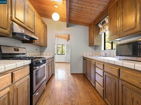 1383 Alvarado Rd, Berkeley CA 94705