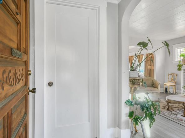 2437 Alhambra ave, Martinez CA 94553