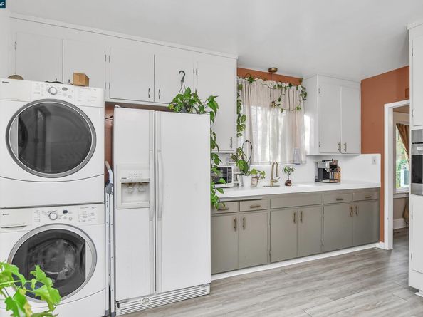 2437 Alhambra ave, Martinez CA 94553