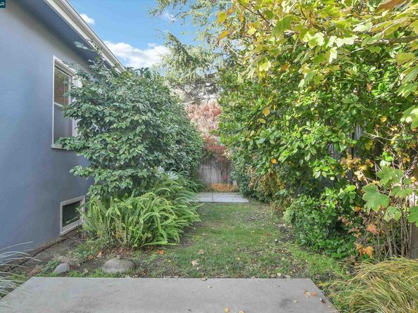 2437 Alhambra ave, Martinez CA 94553