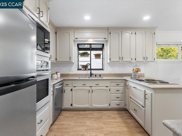 4604 Lawrence Dr, Castro Valley CA 94546