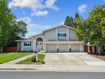 2740 Mohawk Cir