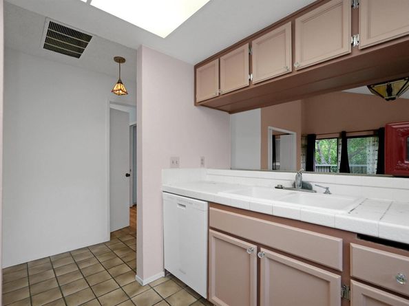 2437 Saint Helena Dr. 3, Hayward CA 94542