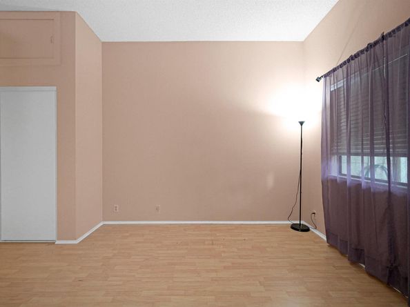 2437 Saint Helena Dr. 3, Hayward CA 94542